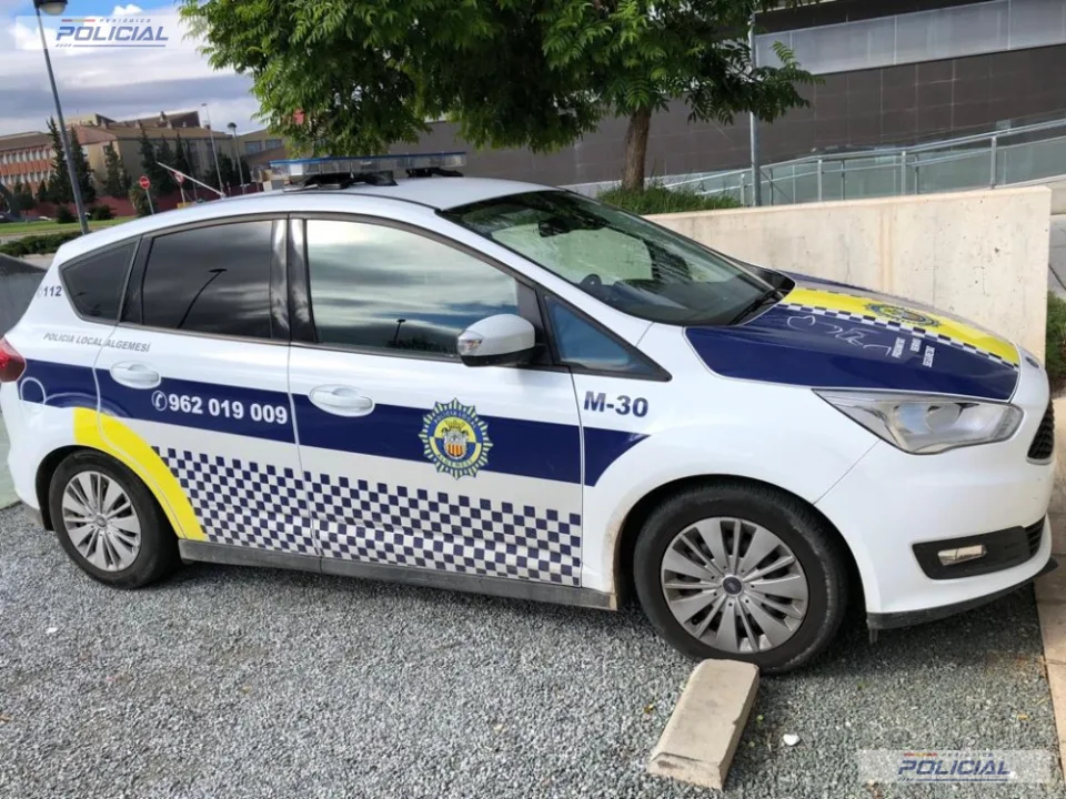Un chaleco antibalas evita consecuencias fatales para un agente durante una intervención en Algemesí