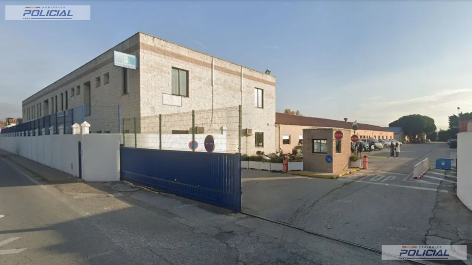 Investigada una conductora tras circular ebria por Algeciras, provocar daños en la vía pública y desatender las órdenes policiales