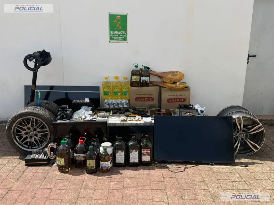 Desmantelado un punto de venta de drogas en Priego de Córdoba y detenidas tres personas