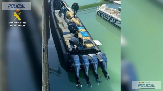 Narcotraficantes disparan contra agentes de la Guardia Civil durante un alijo frustrado de más de una tonelada de hachís en Huelva
