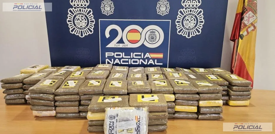 Detenido en Badalona un hombre que ocultaba más de 225 kilos de cocaína en un vehículo