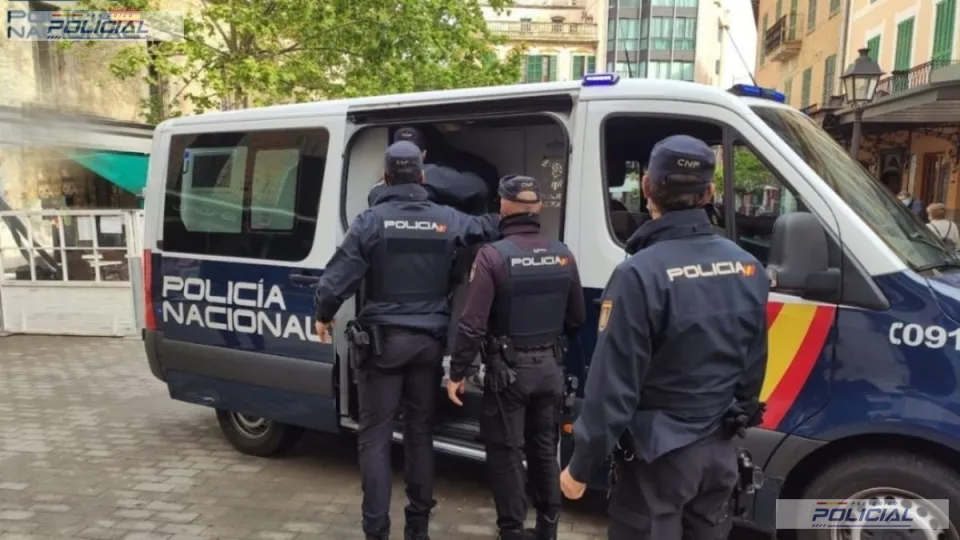 Amplio operativo policial en Almería contra redes vinculadas a la inmigración irregular