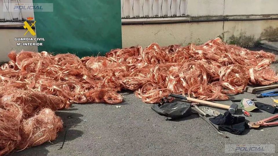 La Guardia Civil desmantela en Sevilla un grupo dedicado al robo de cableado en plantas fotovoltaicas