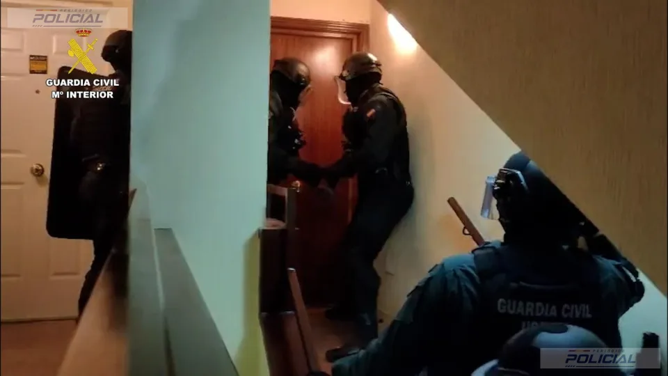 La Guardia Civil desarticula una red de estafas bancarias con datos de cerca de medio millón de personas