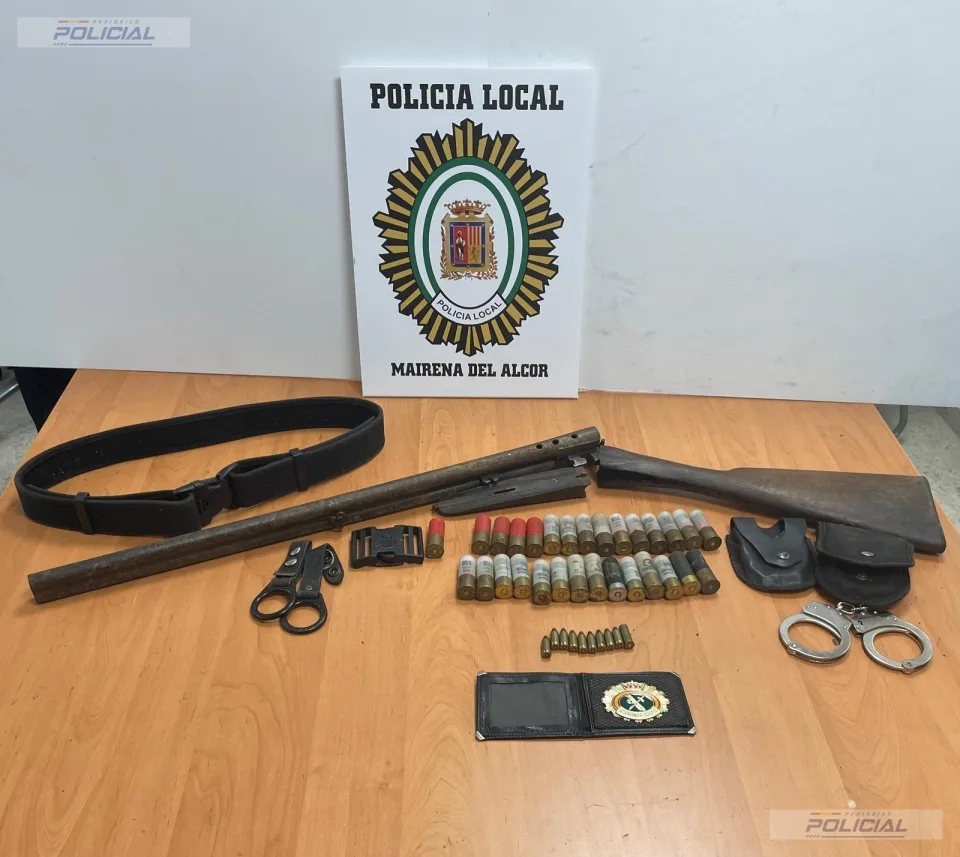 La Policía Local de Mairena del Alcor resuelve la ocupación ilegal de una vivienda e interviene numerosos objetos