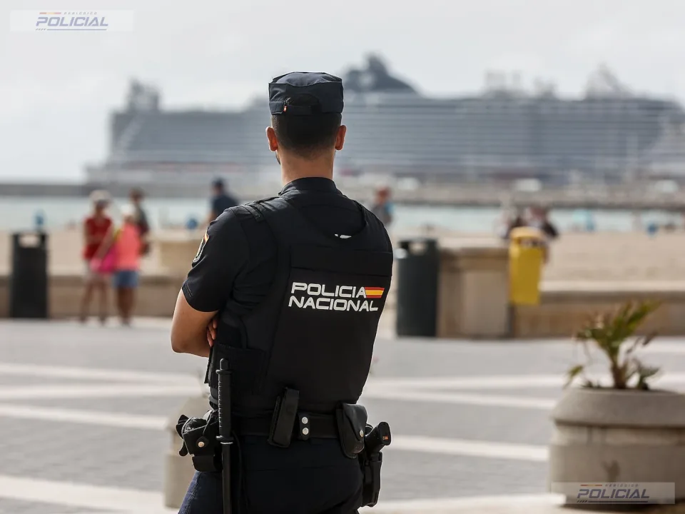 Detenido un menor en Palma tras huir en patinete de la Policía con 500 euros robados y varias sustancias estupefacientes