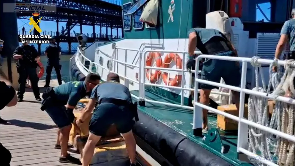 La Guardia Civil interviene más de 800 kilos de cocaína tras una persecución marítima en Punta Umbría
