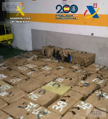 Intervenidas más de 1,6 toneladas de cocaína y detenidas 26 personas en una macrooperación contra el narcotráfico en Galicia
