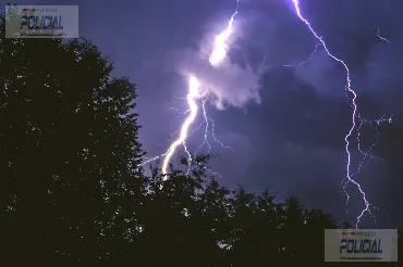 Protección Civil alerta por chubascos y tormentas intensas en amplias zonas del interior peninsular