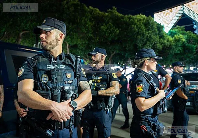 La Policía Nacional refuerza su operativo en la Feria de Málaga ante el aumento de armas blancas y las incidencias nocturnas