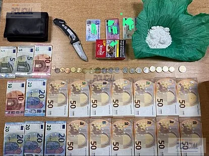 La Policía Local de Chiclana detiene a un hombre tras localizar 56 gramos de cocaína y 774 euros en un vehículo