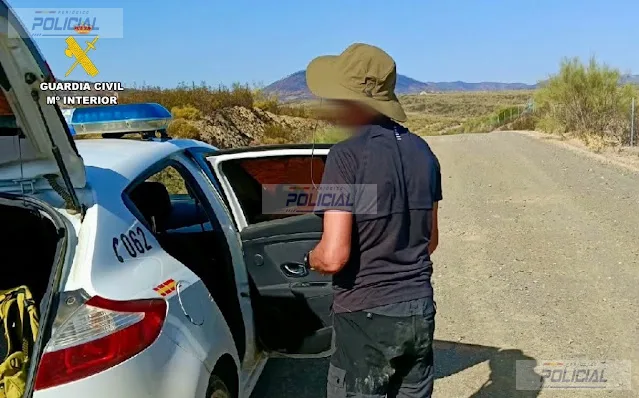 La Guardia Civil auxilia a un peregrino que sufrió un posible golpe de calor durante la Vía de la Plata en Cañaveral