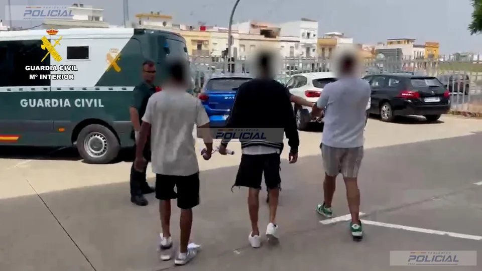Tres detenidos por ocho robos de teléfonos móviles valorados en más de 29.000 euros en Sevilla y Córdoba