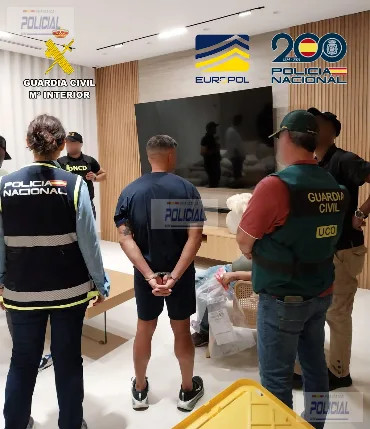 27 detenidos en una operación contra una red internacional de narcotráfico y blanqueo vinculada al mercado inmobiliario de lujo
