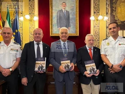 Antequera presenta un libro que recorre la historia de su Policía Estatal desde el siglo XVIII hasta la actualidad