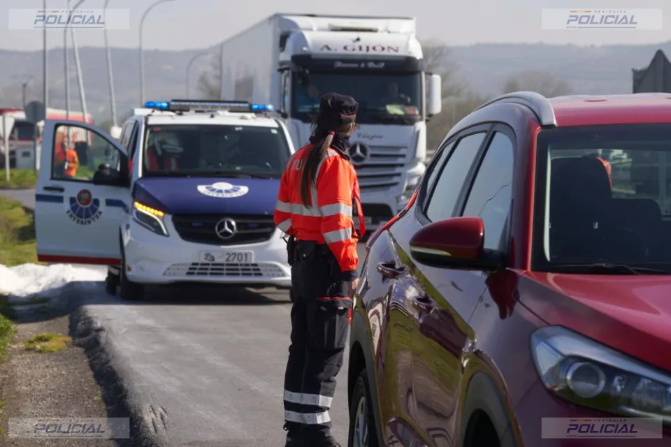 La Ertzaintza y las policías locales intensifican los controles contra las distracciones al volante del 5 al 11 de octubre