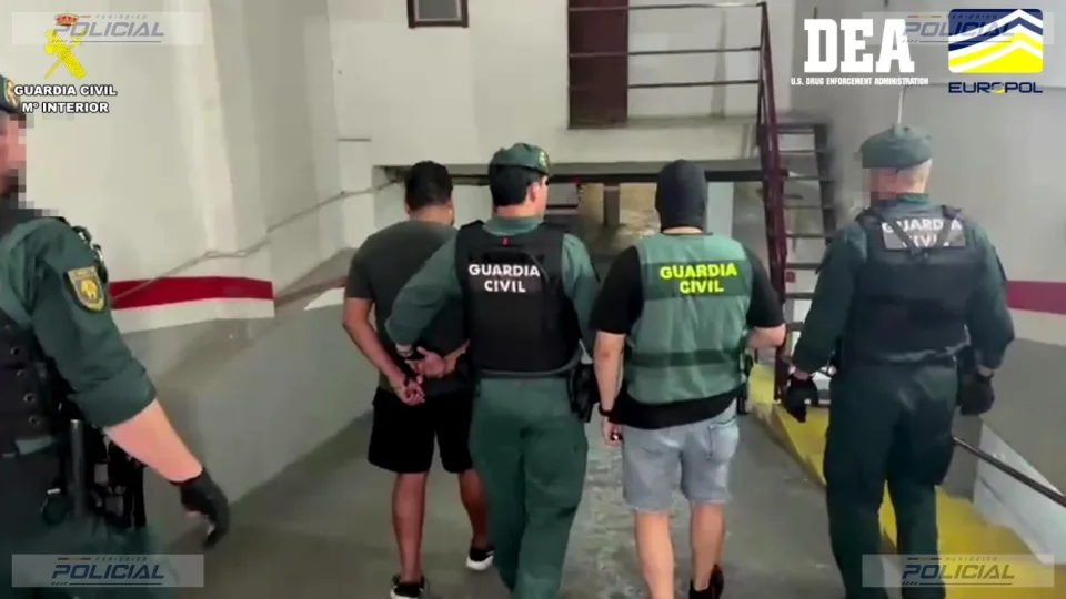 La Guardia Civil desarticula una red que abastecía de cocaína a otras organizaciones y detiene a su presunto líder