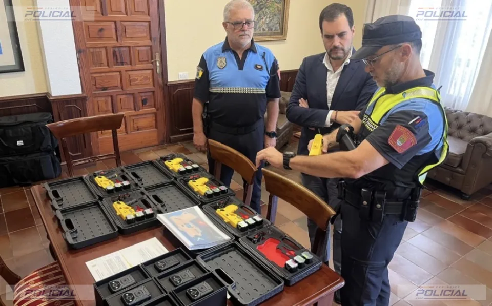 La Policía Local de Puerto de la Cruz incorpora seis dispositivos eléctricos de control para intervenciones de riesgo
